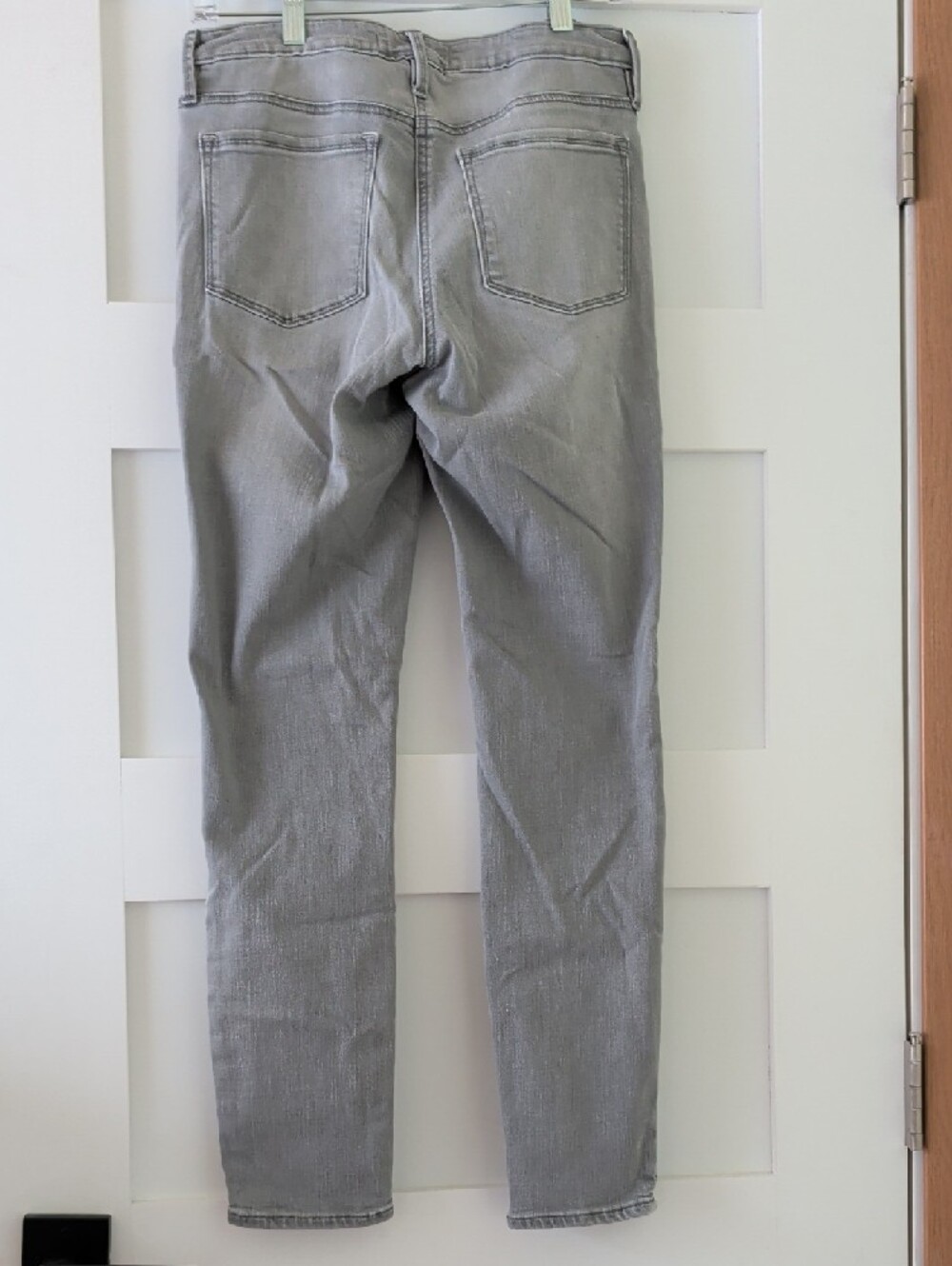 Athleta SculptTek Skinny Jeans Gray Wash Stretch Denim Size 8 Flattering